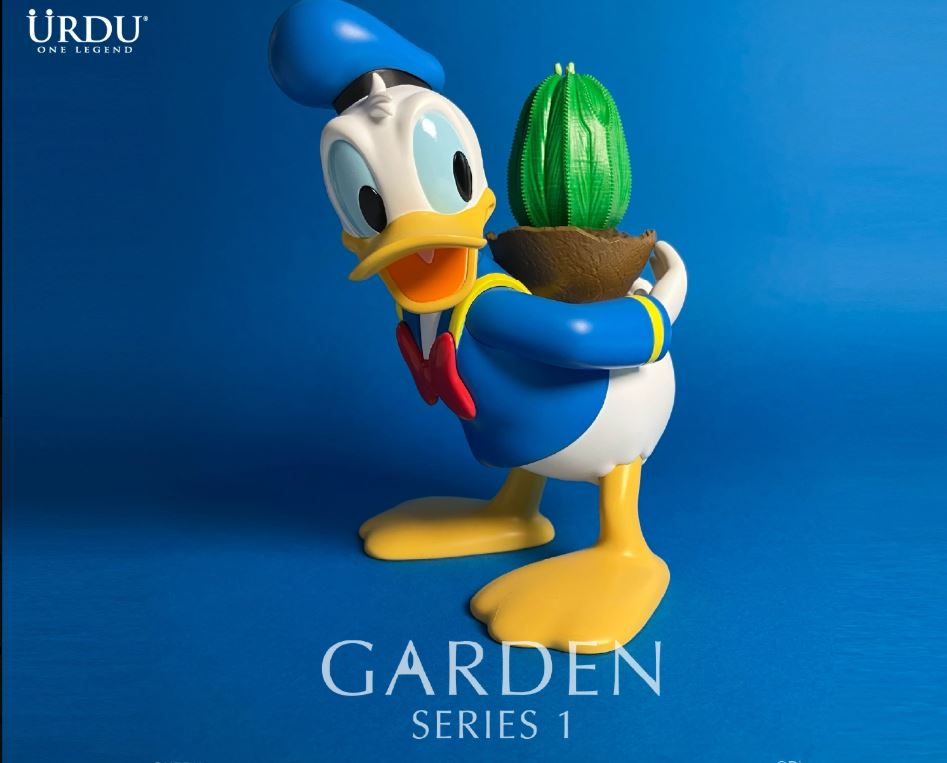 Disney Garden Series Donald Duck Standing Figure 17.5cm